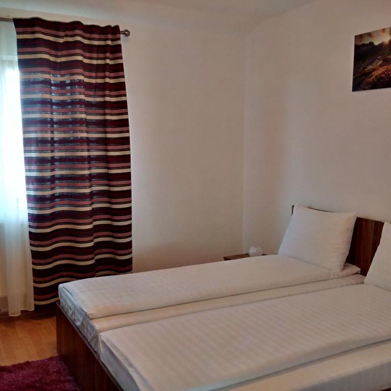 Hotel Apart Tel Aviv Sebes  Room photo