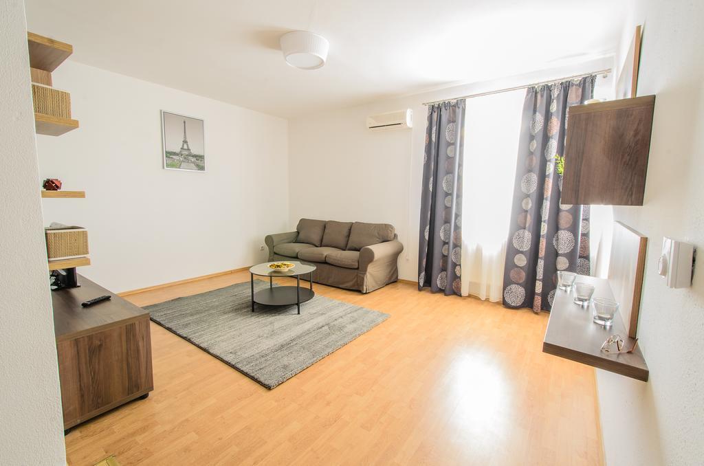 Hotel Apart Tel Aviv Sebes  Exterior photo